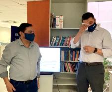 Ex-diretor administrativo financeiro recebeu homenagem dos amigos da portos do Paraná.