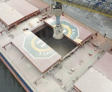Obra foi inaugurada pelo governador Ratinho Junior. Investimentos da Portos do Paraná somam R$ 201,7 milhões. Também foi assinada a contratação das obras de derrocagem, para aumentar a profundidade do calado, e a autorização para investimentos que irão para ampliar a exportação de açúcar. 