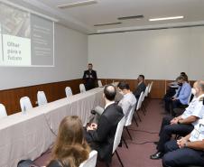 A Portos do Paraná e os terminais que atuam no Porto de Paranaguá participaram de um evento sobre segurança portuária, nesta quinta-feira (24). Com participação de representantes do Ministério da Infraestrutura e do Gabinete de Segurança Institucional da Presidência da República, o objetivo é aproximar as diferentes forças de segurança e ampliar o intercâmbio de informações.