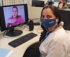 Funcionárias da Portos do Paraná participaram nesta quinta-feira (29) de uma palestra sobre o câncer de mama. O encontro online reuniu colaboradoras e estagiárias da empresa pública para conversar sobre o tema com a diretora-geral do Instituto Peito Aberto, Fabiana Parro.