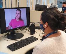 Funcionárias da Portos do Paraná participaram nesta quinta-feira (29) de uma palestra sobre o câncer de mama. O encontro online reuniu colaboradoras e estagiárias da empresa pública para conversar sobre o tema com a diretora-geral do Instituto Peito Aberto, Fabiana Parro.