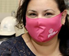 Para lembrar da importância de cuidar-se, como parte do empodeiramento delas, esta semana, a empresa pública distribuiu às quase 80 mulheres do quadro, máscaras cor de rosa, com um convite para a palestra, que encerra a ação na próxima quinta-feira, dia 29.