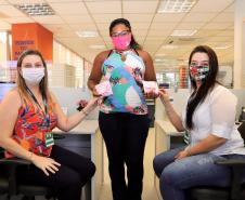 Para lembrar da importância de cuidar-se, como parte do empodeiramento delas, esta semana, a empresa pública distribuiu às quase 80 mulheres do quadro, máscaras cor de rosa, com um convite para a palestra, que encerra a ação na próxima quinta-feira, dia 29.