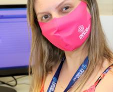 Para lembrar da importância de cuidar-se, como parte do empodeiramento delas, esta semana, a empresa pública distribuiu às quase 80 mulheres do quadro, máscaras cor de rosa, com um convite para a palestra, que encerra a ação na próxima quinta-feira, dia 29.