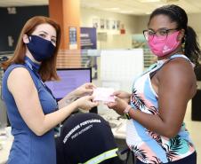 Para lembrar da importância de cuidar-se, como parte do empodeiramento delas, esta semana, a empresa pública distribuiu às quase 80 mulheres do quadro, máscaras cor de rosa, com um convite para a palestra, que encerra a ação na próxima quinta-feira, dia 29.