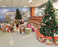 Natal Voluntário faz a alegria de 126 crianças em Paranaguá e Antonina
