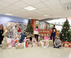 Natal Voluntário faz a alegria de 126 crianças em Paranaguá e Antonina