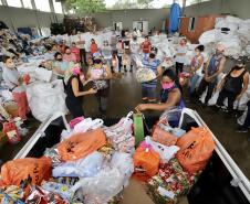 Natal Voluntário faz a alegria de 126 crianças em Paranaguá e Antonina