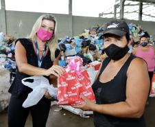 Natal Voluntário faz a alegria de 126 crianças em Paranaguá e Antonina