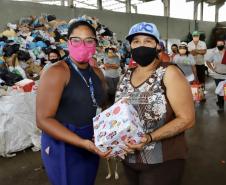 Natal Voluntário faz a alegria de 126 crianças em Paranaguá e Antonina