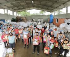 Natal Voluntário faz a alegria de 126 crianças em Paranaguá e Antonina