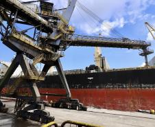 Previsão é movimentar cerca de 6 milhões de toneladas de granéis sólidos. Para isso, objetivo é ter máxima produtividade nos três berços a leste do cais e o do corredor oeste.
