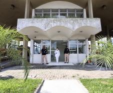 Visando dar mais conforto a quem opera e trabalha no porto de Paranaguá, acompanhantes ganham sala de espera e mulheres banheiros exclusivos na faixa portuária
