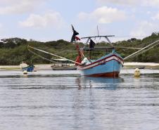 Empresa Portos do Paraná promove ações de comunicação e valorização da atividade, aproveitando o aumento no número de veranistas nas praias. A atividade garante renda a cerca de 6 mil famílias no litoral paranaense.