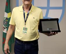 A Portos do Paraná encerrou nesta quarta-feira, dia 27, a entrega das homenagens aos colaboradores com mais tempo de empresa. Foram 38 portuários que receberam uma placa de agradecimento pelos mais de 40 anos de dedicação à empresa pública.