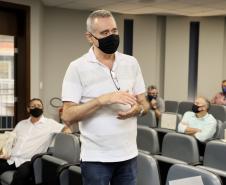 A Portos do Paraná encerrou nesta quarta-feira, dia 27, a entrega das homenagens aos colaboradores com mais tempo de empresa. Foram 38 portuários que receberam uma placa de agradecimento pelos mais de 40 anos de dedicação à empresa pública.