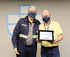 Na semana do Dia do Portuário, 39 colaboradores com mais de 40 anos de casa recebem placa de agradecimento pelos serviços prestados.