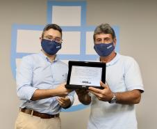 Na semana do Dia do Portuário, 39 colaboradores com mais de 40 anos de casa recebem placa de agradecimento pelos serviços prestados.