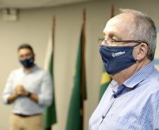 Na semana do Dia do Portuário, 39 colaboradores com mais de 40 anos de casa recebem placa de agradecimento pelos serviços prestados.