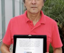 A Portos do Paraná encerrou nesta quarta-feira, dia 27, a entrega das homenagens aos colaboradores com mais tempo de empresa. Foram 38 portuários que receberam uma placa de agradecimento pelos mais de 40 anos de dedicação à empresa pública.