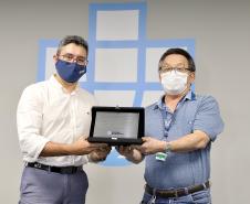 A Portos do Paraná encerrou nesta quarta-feira, dia 27, a entrega das homenagens aos colaboradores com mais tempo de empresa. Foram 38 portuários que receberam uma placa de agradecimento pelos mais de 40 anos de dedicação à empresa pública.