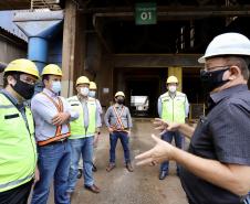 A comitiva conheceu os projetos que a Portos do Paraná desenvolve para aumentar a participação dessa matriz modal no transporte de carga. A pauta do encontro foi a importância da integração.