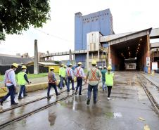 A comitiva conheceu os projetos que a Portos do Paraná desenvolve para aumentar a participação dessa matriz modal no transporte de carga. A pauta do encontro foi a importância da integração.