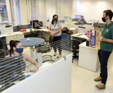 Cartazes e breves palestras trazem dicas e incentivam a economia na Portos do Paraná