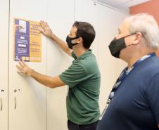Cartazes e breves palestras trazem dicas e incentivam a economia na Portos do Paraná