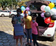 Assistente social e pedagoga da Portos do Paraná ganhou homenagem dos colegas de Recursos Humanos