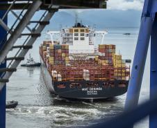 Foram 95.633 TEUs (unidades de contêineres de 20 pés) importados e exportados em março. O número representa um crescimento de 24% quando comparado ao mesmo mês de 2020. Recorde anterior havia sido registrado em novembro de 2020, com 94.406 TEUs. 