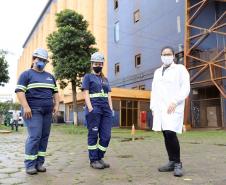 Neste dia 1º de maio, Dia do Trabalhador, a Portos do Paraná destaca a importância do trabalho portuário para a manutenção de diversas atividades econômicas no Estado, direta ou indiretamente. Para marcar a data, a empresa pública lembra do esforço dos trabalhadores dos portos de Paranaguá e Antonina em seguir atuando, durante a pandemia, para garantir a geração de emprego e renda em toda a cadeia logística.