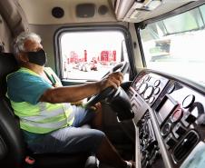 Neste dia 1º de maio, Dia do Trabalhador, a Portos do Paraná destaca a importância do trabalho portuário para a manutenção de diversas atividades econômicas no Estado, direta ou indiretamente. Para marcar a data, a empresa pública lembra do esforço dos trabalhadores dos portos de Paranaguá e Antonina em seguir atuando, durante a pandemia, para garantir a geração de emprego e renda em toda a cadeia logística.