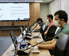 Os gerentes da Portos do Paraná participaram na tarde desta quarta-feira (5) da apresentação do processo de Gestão do Desempenho individual na empresa pública. A sistemática faz parte das atividades de melhorias previstas dentro do projeto Orgulho de Ser Portos do Paraná, para alinhamento e revisão dos modelos de gestão e governança.