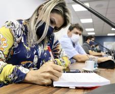 Os gerentes da Portos do Paraná participaram na tarde desta quarta-feira (5) da apresentação do processo de Gestão do Desempenho individual na empresa pública. A sistemática faz parte das atividades de melhorias previstas dentro do projeto Orgulho de Ser Portos do Paraná, para alinhamento e revisão dos modelos de gestão e governança.