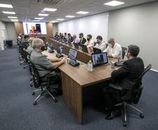 Oficiais da Marinha conhecem estrutura e logística dos portos do Paraná