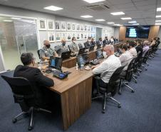 Oficiais da Marinha conhecem estrutura e logística dos portos do Paraná