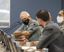 Oficiais da Marinha conhecem estrutura e logística dos portos do Paraná