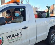A primeira etapa de aplicação será a partir das 7 horas da manhã, em toda faixa primária, incluindo o Terminal de Contêineres de Paranaguá (TCP). A segunda etapa acontece de três a cinco dias depois. Portuários em atividade devem utilizar máscara e óculos de proteção e não manipular ou consumir alimentos.