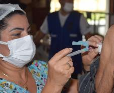 Quase 4,2 mil trabalhadores portuários já estão vacinados em Paranaguá e Antonina.