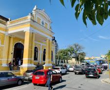 Enquanto novos imunizantes não chegam para completar o grupo, as medidas já habituais devem ser adotadas mesmo por quem já tomou a primeira dose. A estrutura de saúde, montada nos acessos ao cais, pátio de caminhões, silos e prédios administrativos seguirão atendendo, 24 horas. 