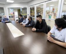 Comitiva de empresários esteve na sede administrativa da Portos do Paraná para conhecer os diferenciais que os portos paranaenses podem oferecer para a movimentação de açúcar ensacado.