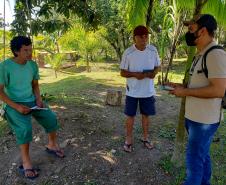 Equipes da Portos do Paraná e do Consórcio BOSKALIS/ FABIO BRUNO/ SLI/ DEC realizaram, ao longo dos últimos dias, a visitação de comunidades insulares para explicar a obra de dragagem por derrocamento, que acontecerá em breve no Porto de Paranaguá. Os profissionais foram de porta em porta, em casas e comércios, para conversar com moradores locais sobre como acontecerá a remoção de um pequeno pedaço do maciço rochoso conhecido como Pedra da Palangana. 