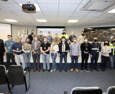 Relatório final do Projeto Orgulho de Ser Portos do Paraná foi entregue pela consultoria em solenidade nesta terça-feira. Alguns processos já iniciaram, outros serão colocados em prática ao longo dos próximos meses.