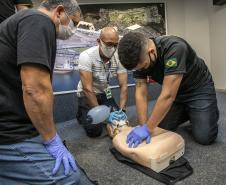 Turma com integrantes da Unidade Administrativa de Segurança Portuária participou de 40 horas de curso de combate a incêndios e primeiros socorros para atuação no Porto de Paranaguá.