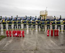 Turma com integrantes da Unidade Administrativa de Segurança Portuária participou de 40 horas de curso de combate a incêndios e primeiros socorros para atuação no Porto de Paranaguá.