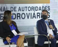 Governança e Sustentabilidade nas Autoridades Portuárias foi o tema abordado pelos representantes do Paraná em evento do setor que acontece nesta quarta e quinta-feira (28 e 29), em Brasília. Trata-se do Fórum Nacional de Logística e Infraestrutura Portuária - Brasil Export 2021, que reúne autoridades portuárias de Norte a Sul do país. A edição nacional do evento faz uma síntese dos fóruns realizados nas regionais, ao longo deste ano.