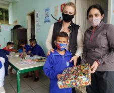 Ação de Dia das Crianças que beneficiou 180 alunos da rede municipal acontece em parceria com a Superintendência Geral de Ação Solidária, do Governo do Estado, dentro da campanha Paraná Piá.