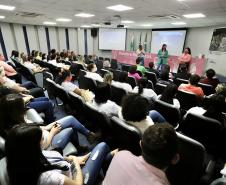 oram três dias intensos de programação da Portos do Paraná para marcar o Outubro Rosa. De segunda a quarta-feira (4 a 6), por quase duas horas durante as tardes, 150 mulheres, trabalhadoras dos portos, se reuniram para falar da saúde e de autocuidado.