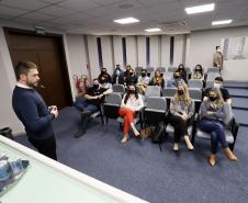 Importância dos portos e dos trabalhadores portuários do Paraná é tema de palestra a estudantes 